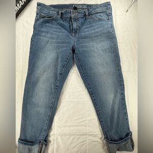 GAP Straight Cuff Blue Jeans with stretch. Size 12 B48
